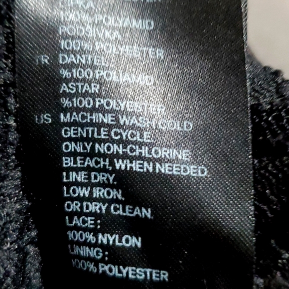 Divided Black Lace Blouse - Picture 7 of 9